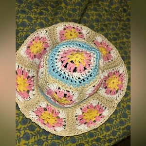 Urban Outfitters Crochet Bucket Hat 100% Paper NWOT